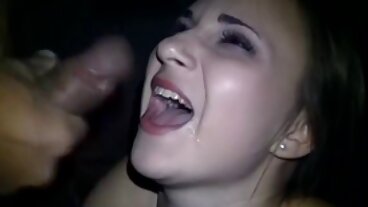 এশিয়ান স্পিনার সৎ বোন সৎ ভাইয়ের মাংসপাইপে বিভক্ত বাংলা চোদাচুদি ভিডিও